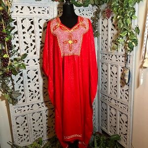 THE AFRICAN SCENE VIBRANT RED WITH ORNATE GOLD/WHITE EMBROIDERY MOROCCAN KAFTAN